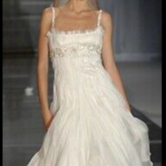 Pronovias Manuel Moto Wedding Dress - Picture 4 of 7